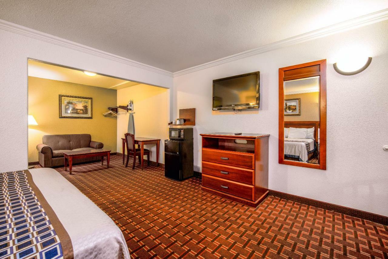 Regency Inn & Suites דאוני מראה חיצוני תמונה