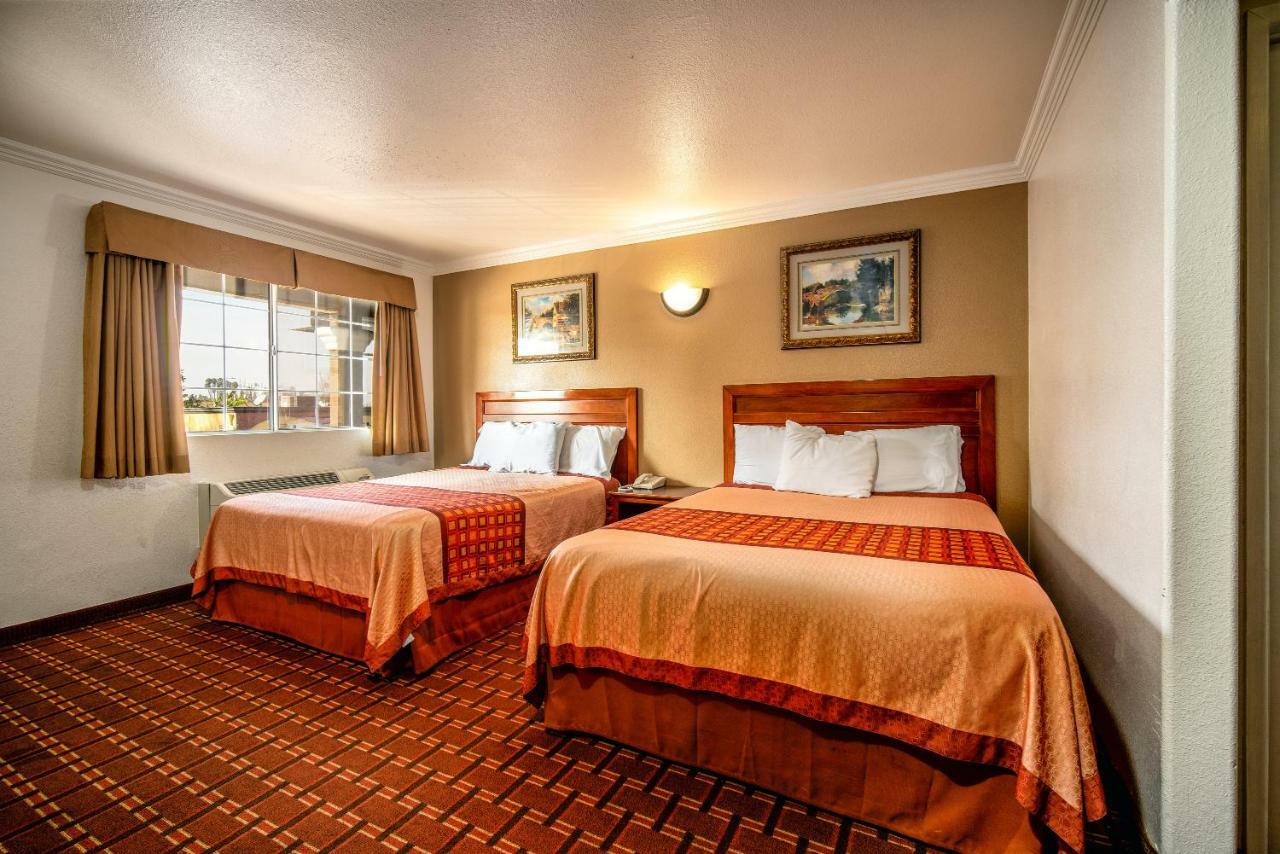 Regency Inn & Suites דאוני מראה חיצוני תמונה